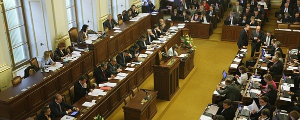 Парламент Чехии внес изменения в работу обменников
