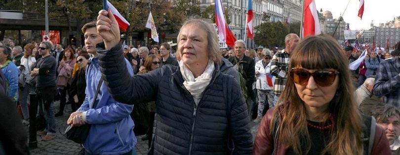 некоторые граждане готовы протестовать против чешского правительства, НАТО и войны фото
