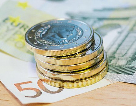 Чехия не спешит менять крону на евро
