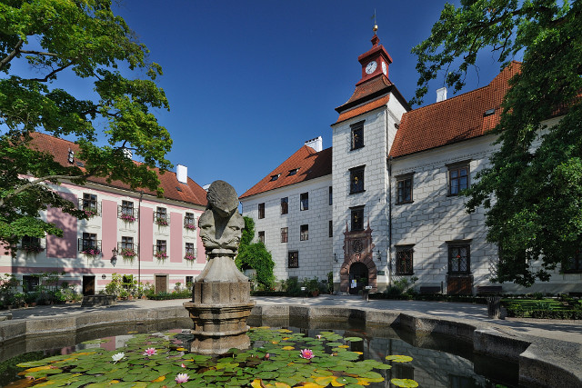 Замок Тршебонь в Чехии