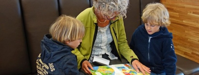 Активные пожилые дамы в Чехии смогут помочь семьям присматривать за детьми